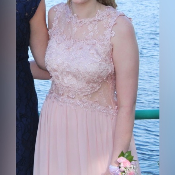 Pink Lace Dress - Picture 3 of 4